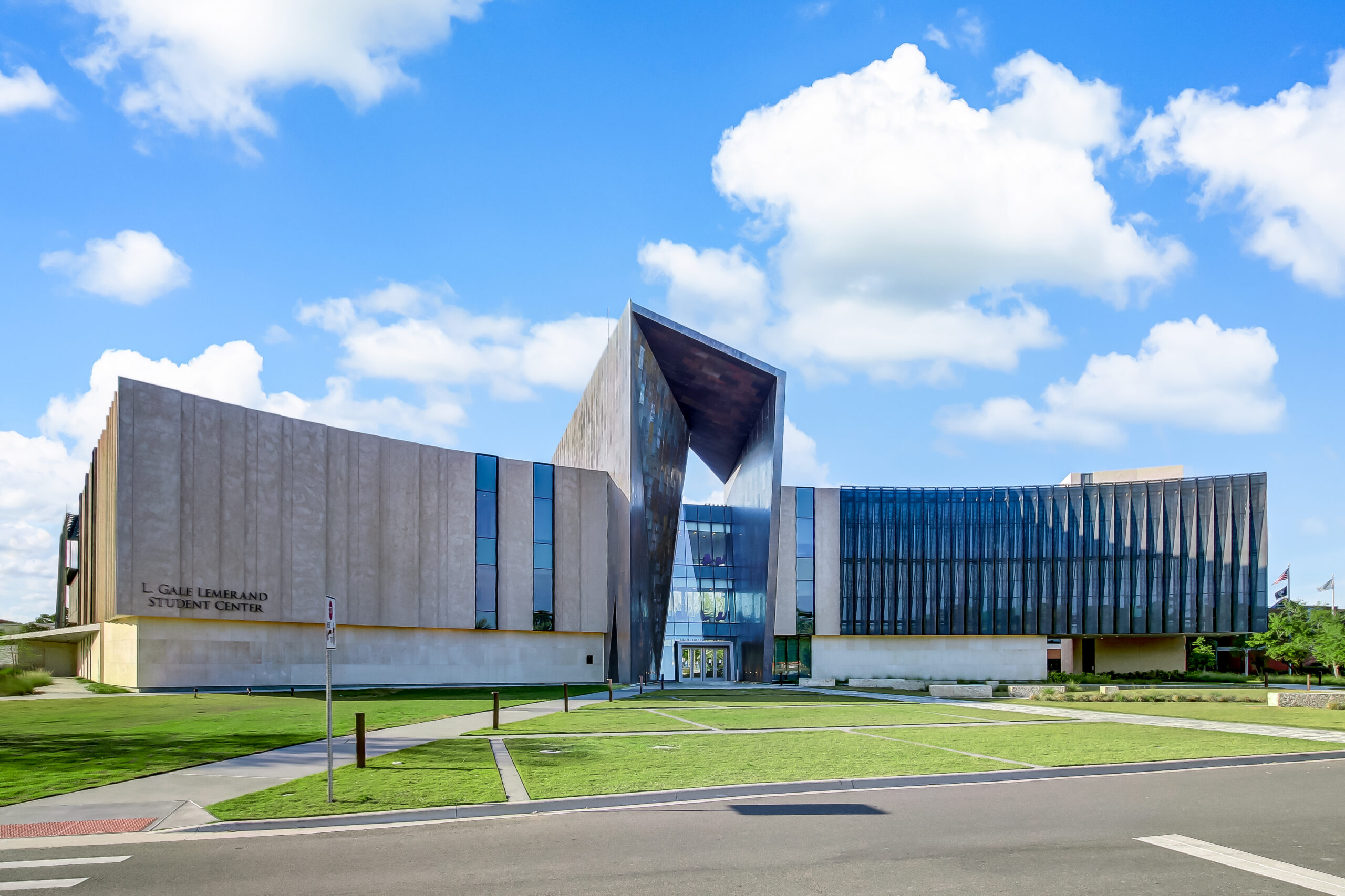 DAYTONA STATE COLLEGE STUDENT CENTER AND WORKFORCE TRANSITION FACILITY